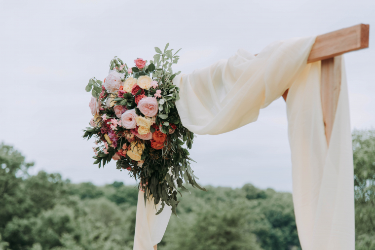 Decorations, flowers and wedding favours